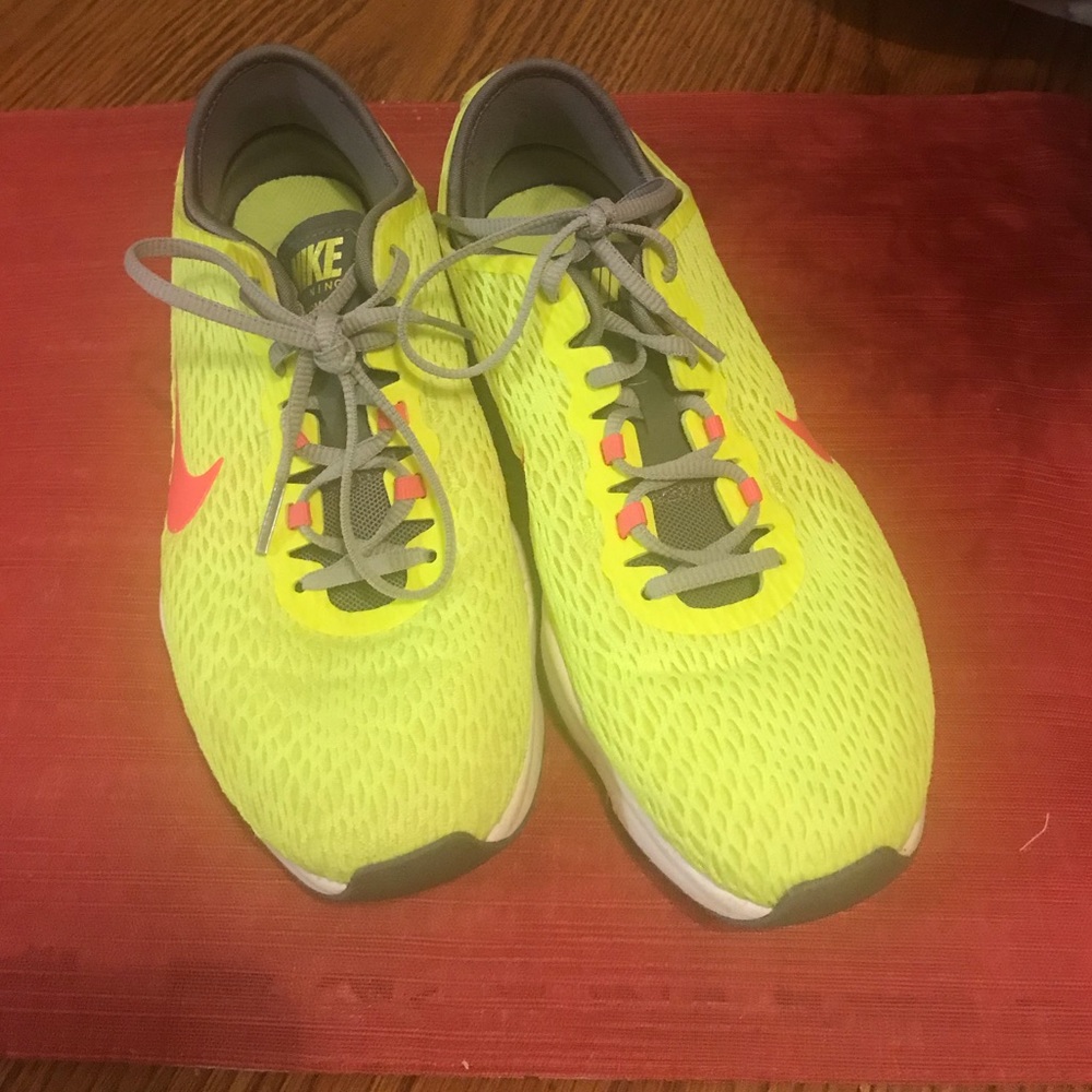 Running shoes